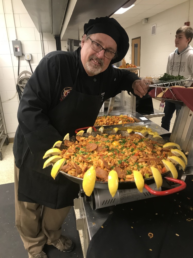 Chef Chris Murray cooks for Central Students